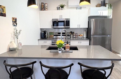 Central Okanagan House | New Private Retreat Near Lakes, Wineries, Trails, Golf & Ski Resorts