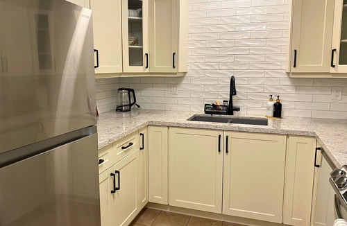 Fairfield Condo | New! Spacious 1BR Cook St Village Condo w/Parking