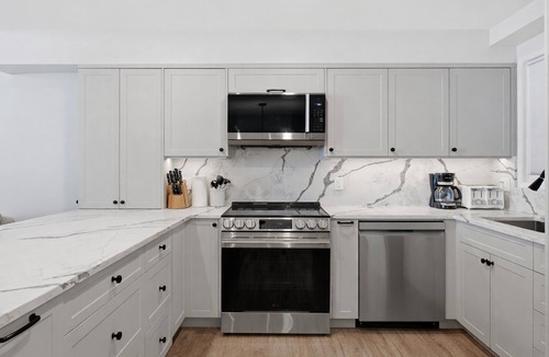 Silver Star Mountain House | Newly renovated condo in Pinnacles - BBQ, hot tub, laundry, bike to your door