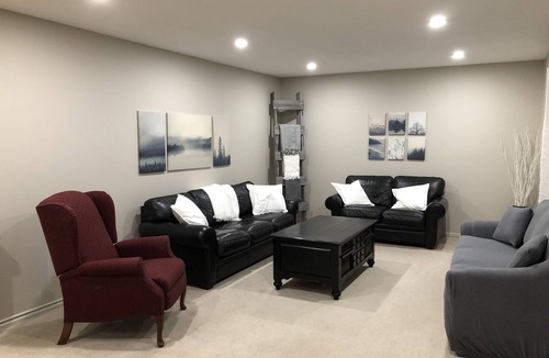 Mountain View House | Newly renovated 5 bedroom 2 bath house on Payne Lake road 15 mins from Waterton