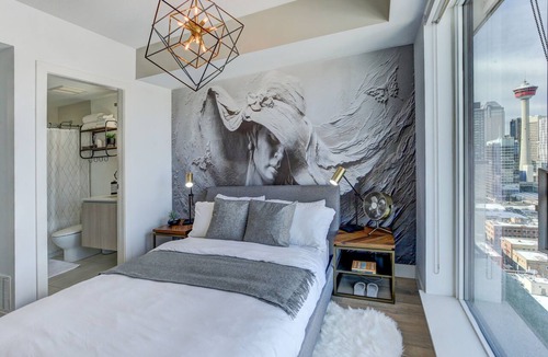 Victoria Park Condo | Next to Bmo/saddledome Downtown Calgary 2 bedroom Penthouse style condo sleep 6