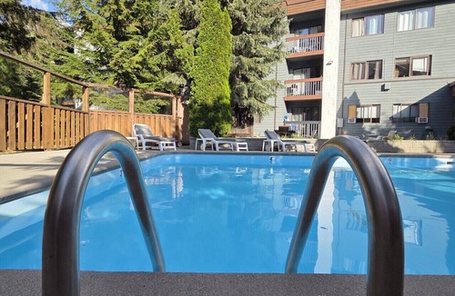 Whistler Creekside Apartment | Nita Lake Top-Floor Studio w/Sauna & Hot tub