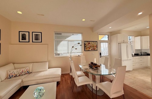 Burnaby House | North Burnaby Cozy Private Room #3 with Free Parking
