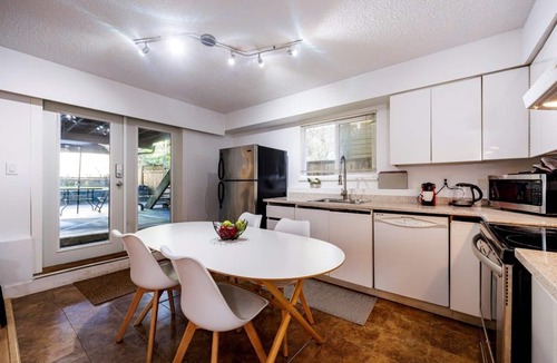 Deep Cove House | North Vancouver Family-Friendly Retreat | Huge Private Patio & Yard