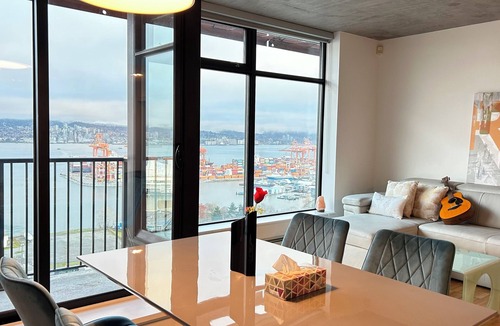 Gastown Apartment | Ocean View Condo . Downtown Vancouver