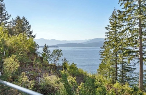 Vancouver House | Ocean View Luxury Retreat in West Vancouver