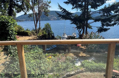 Maple Bay House | Oceanfront 4+ bedroom house in Maple Bay for rent from Sept 15/26 - April 30/27