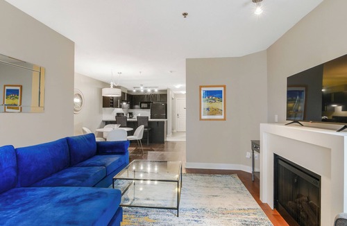 North End Condo | Okanagan Lake Escape at Waterscapes Resort - pool, hot tub, gym, 5 mins to lake.