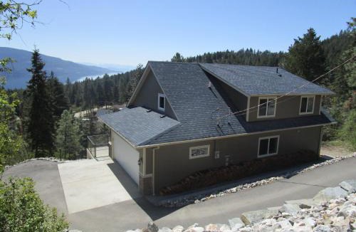 Westshore Estates Bed & Breakfast | Okanagan Lake Sunrise BB