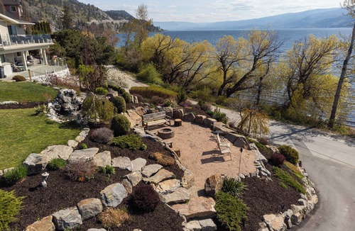 Central Okanagan House | Okanagan | LakesideHome | HotTub & Pool | Licensed