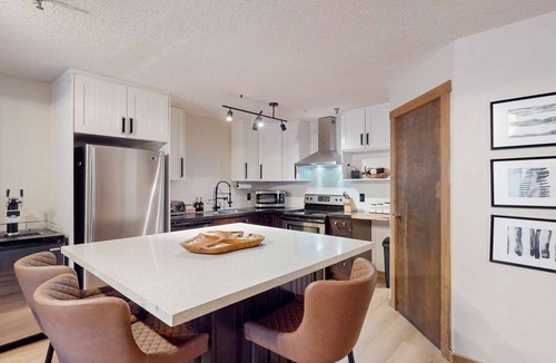 Big White Ski Resort Condo | Okanagan - Moguls 814