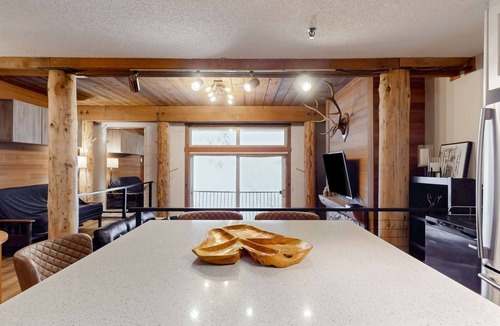 Big White Ski Resort Condo | Okanagan - Moguls 814