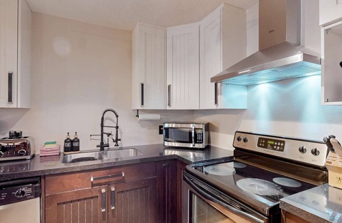 Big White Ski Resort Condo | Okanagan - Moguls 814