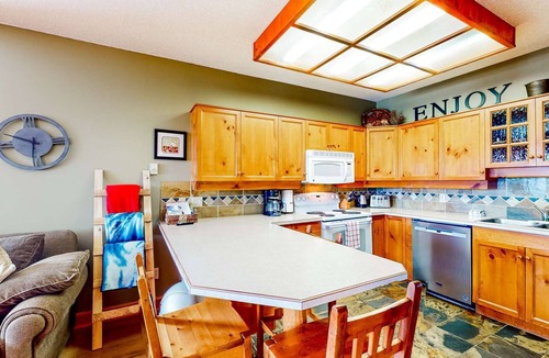 Snow Pine Estates Condo | Okanagan - Snow Leopard's Retreat