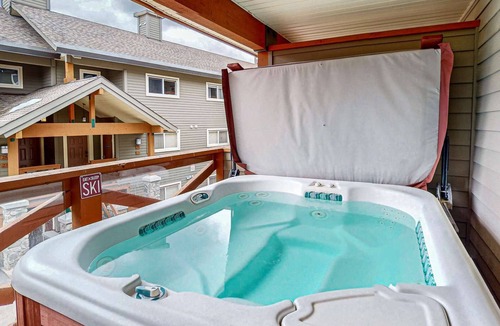 Big White Ski Resort Condo | Okanagan - Trappers Crossing 10