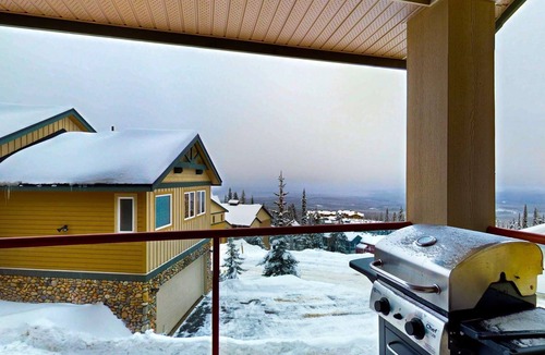Big White Ski Resort House | Okanagan - Tree Tops 10