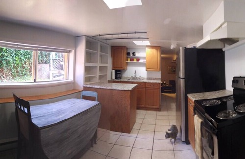 Chemainus House | Old Town Charmer In-Law Suite Walking Distance To Beach and Ammenities