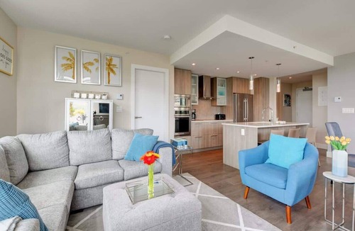 Harris Green Condo | One-of-a-kind Condo w/Private Terrace & Hot Tub