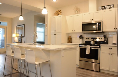 Osoyoos Cottage | Osoyoos Cottage - Snowbirds Welcome => Furnished, Pet-Friendly, Near Amenities