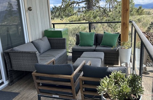Okanagan-Similkameen Cabin | Osoyoos Lake View | 2BR Hot Tub Retreat