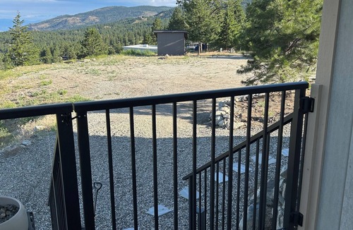 Okanagan-Similkameen Cabin | Osoyoos Lake View | 2BR Hot Tub Retreat