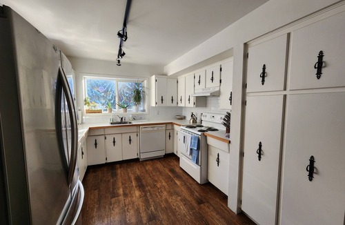 Pemberton Ski Chalet | Paradise in Pemberton 15 acres on the River