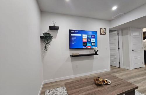 Southwest Edmonton Apartment | Parkside Basement Suite