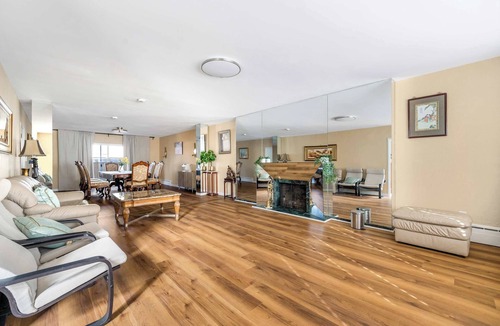 Oakridge House | Peaceful Vancouver Home | Safe & Residential Area