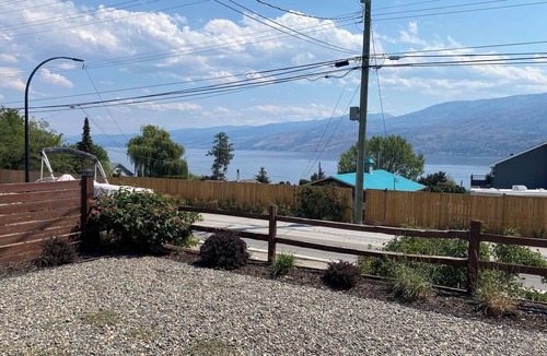 Central Okanagan House | Peachland - 3 Minute Walk to the Beach - 1-Bedroom Rental Suite - Monthly Rental