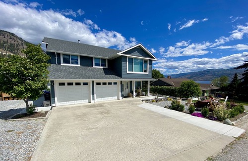Central Okanagan House | Peachland Lakehouse