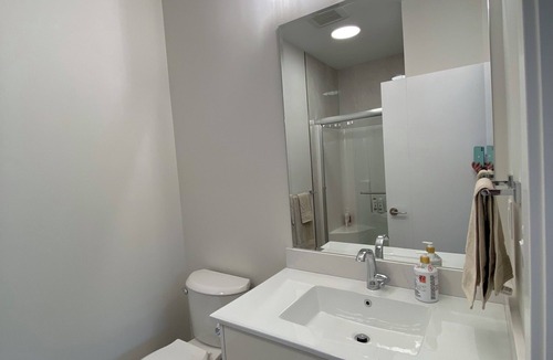 Vernon Apartment | Peek-Boo Cozy studio apartment in tranquil Vernon with AC