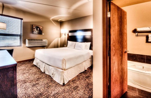 Grande Prairie Hotel | Podollan Inn & Spa - Grande Prairie