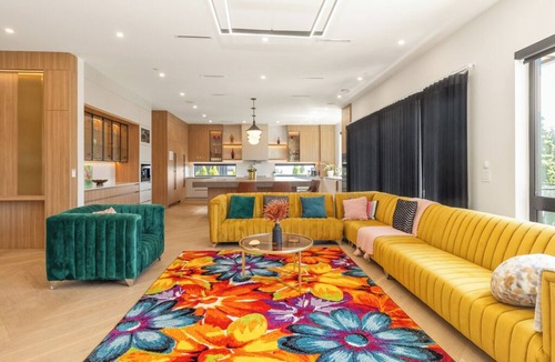 South Newton House | Premium Villa for Family Reunions & Wedding Stays