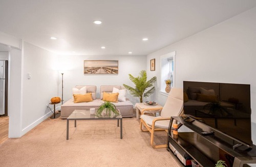 West Point Grey House | Prestigious 2 Bedrooms 2 Baths in West Point Grey