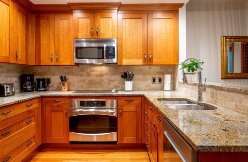 Upper Village House | Prime Location 3BR + Den | Hot Tub | Garage | Walk to Slopes