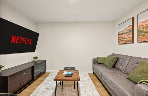 Keith Condo | Private 2BR Suite | Near HWY 1 | Fully Stocked