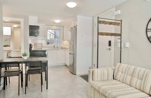 Vancouver South House | Private 3Bed Entire House/15 mins YVR/20 mins DT