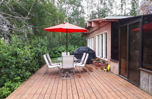 Westerose Cabin | Private and Peaceful Waterfront cabin Pigeon Lake