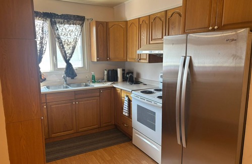 Northeast Edmonton House | Private, Comfortable 2 badrooms Near Londonderry Mall – Free WiFi 13 to downtown