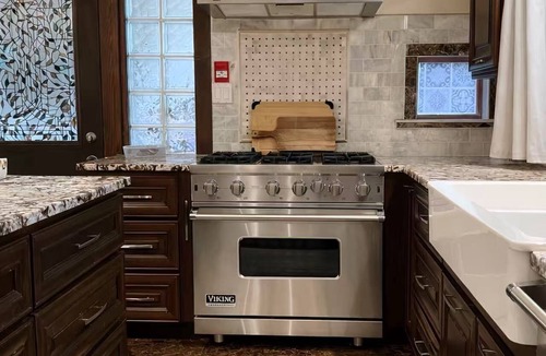West End Bed & Breakfast | Private Guest Suite in Dt Vancouver