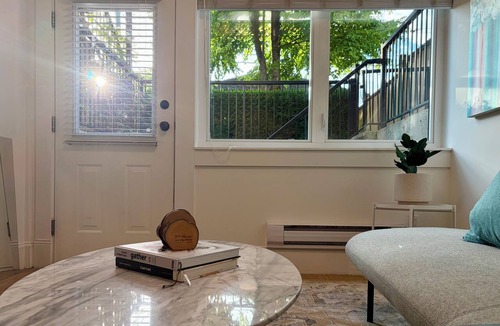 Knight House | Private King Suite near Main & Fraser