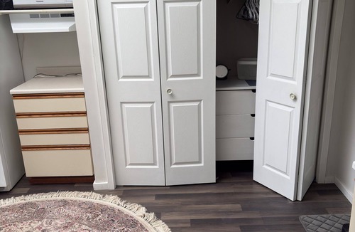 Vancouver House | Private Suite · Private Bath · 10 min to Downtown