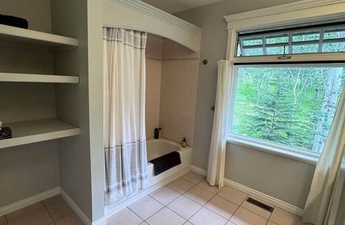 Bragg Creek Bed & Breakfast | Queen Bdrm | Private Bthrm | Balcony | Bragg Creek