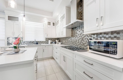 Vancouver South House | Quiet Langara home for a relaxing place to stay while travelling