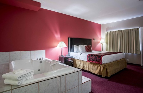 100 Mile House Hotel | Ramada by Wyndham 100 Mile House