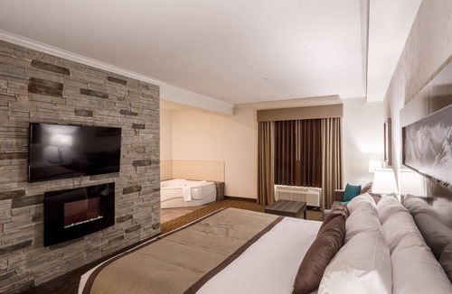 Revelstoke Hotel | Ramada by Wyndham Revelstoke