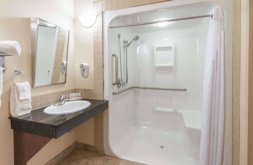 Wainwright Hotel | Ramada by Wyndham Wainwright