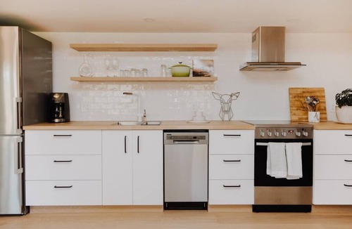 Rossland House | Red Mtn Private Mountain Escape for Active Couples