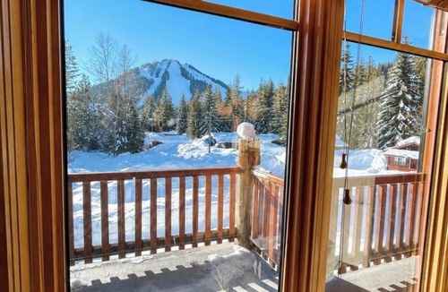 Rossland Condo | Red Mtn views, walk to lift, 2 bed, 2 bath condo. Fireplace!