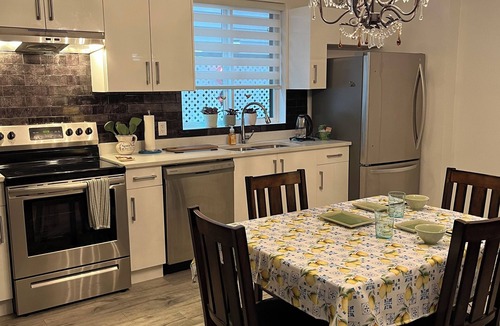 Chilliwack House | Relax at Green Jade where you will feel at home near lakes and hiking trails